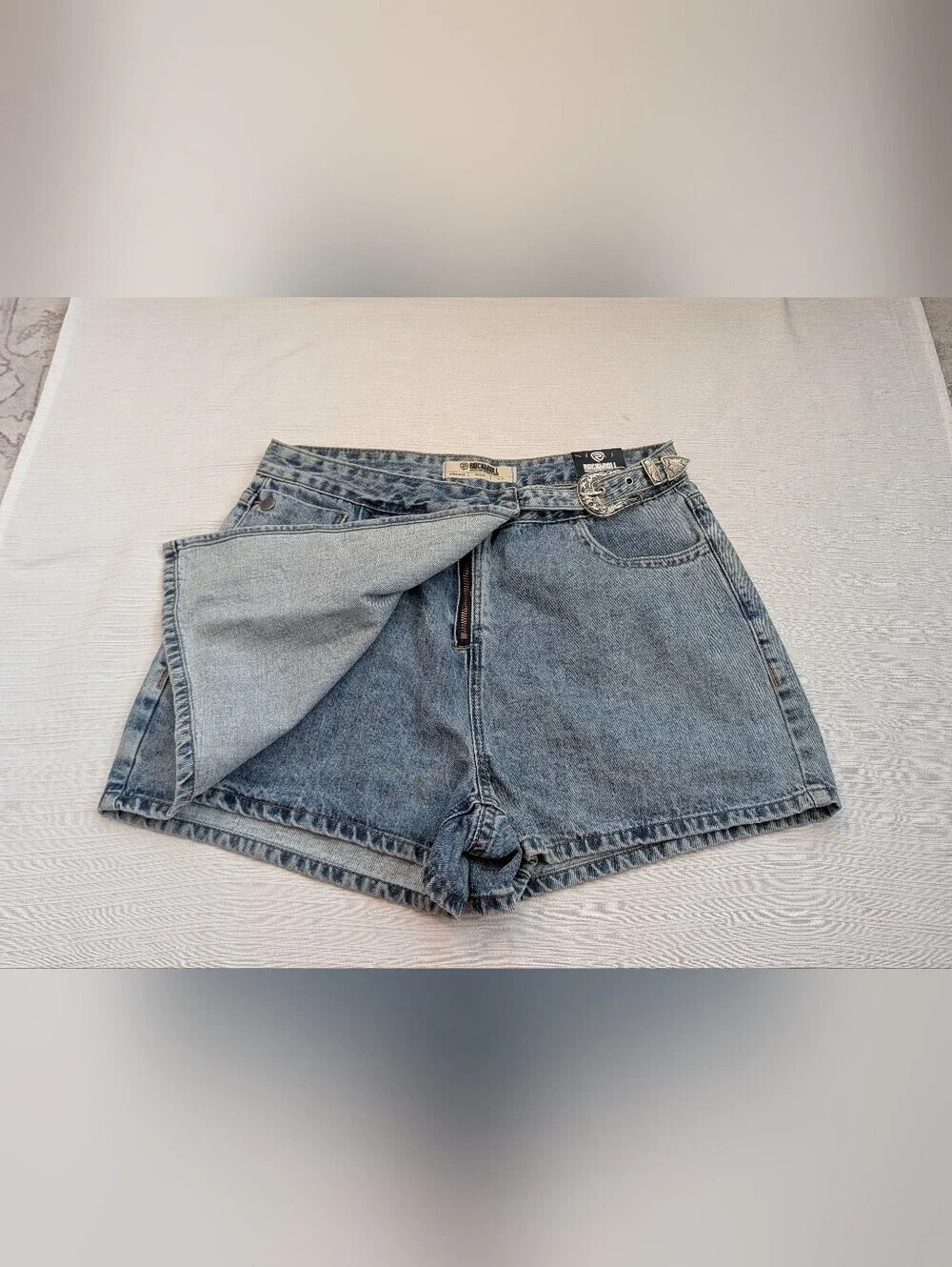 NWT Rock&Roll Denim Vintage-Inspired High Rise  Skort With Silver Buckle Sz 31